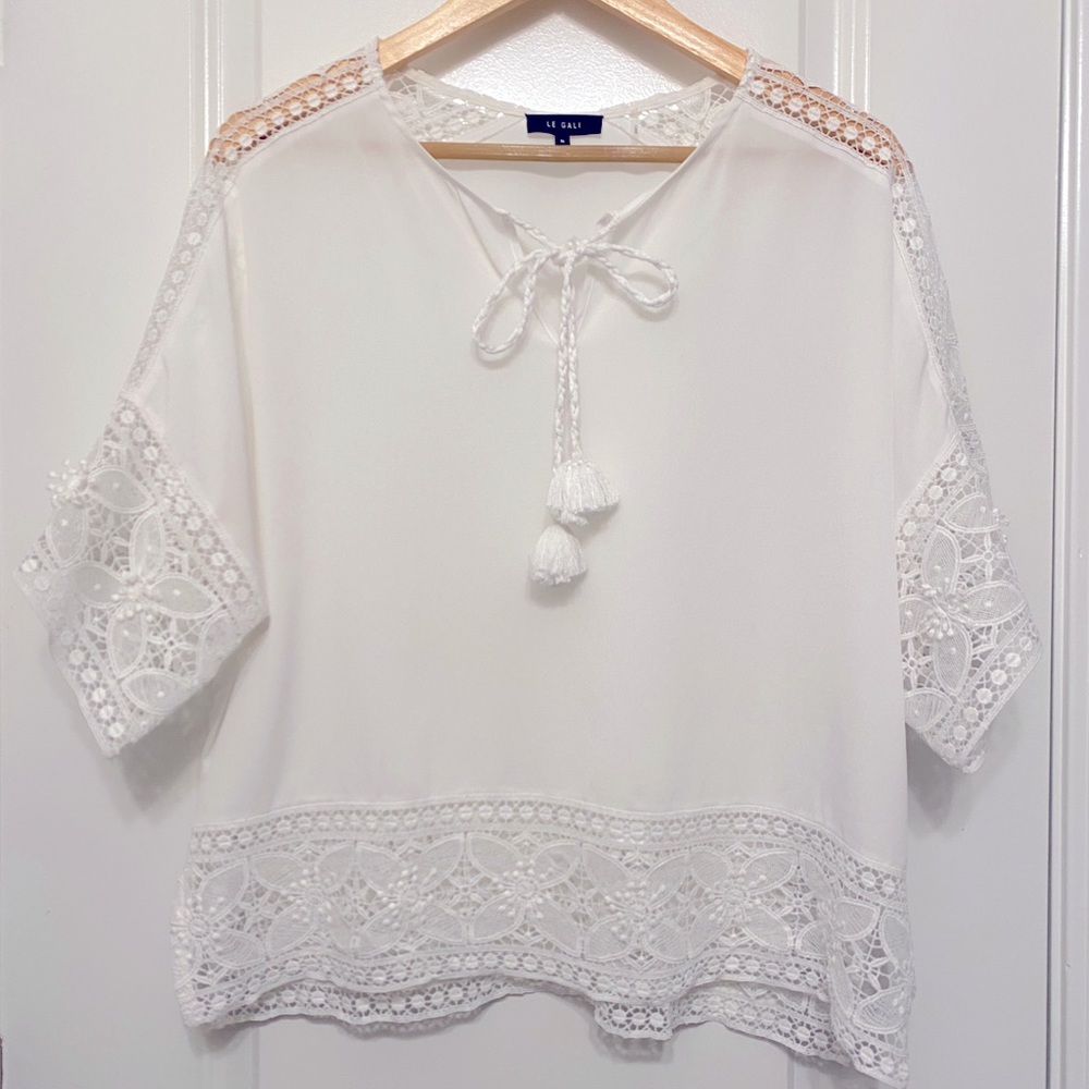 Le Gali White Embroidered Blouse sz M
